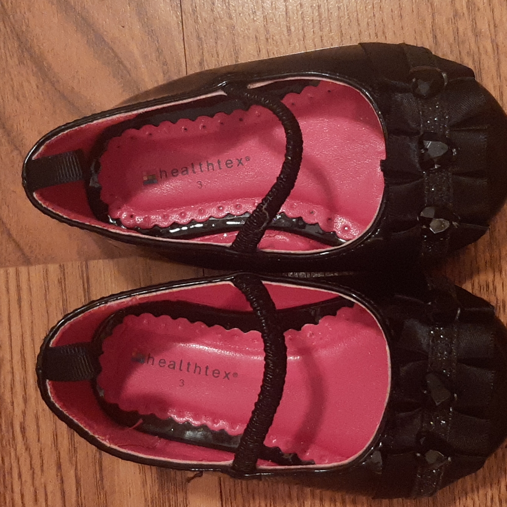 Little girls Size 3 black flats